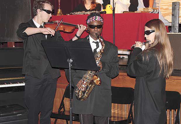 High school selects ‘hilarious’ farce for fall play